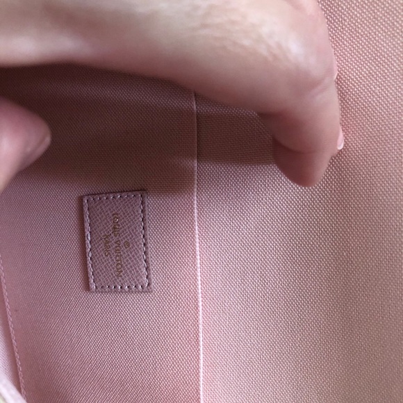 Louis Vuitton Felcie GM D Azur Pink Interior - Picture 3 of 5